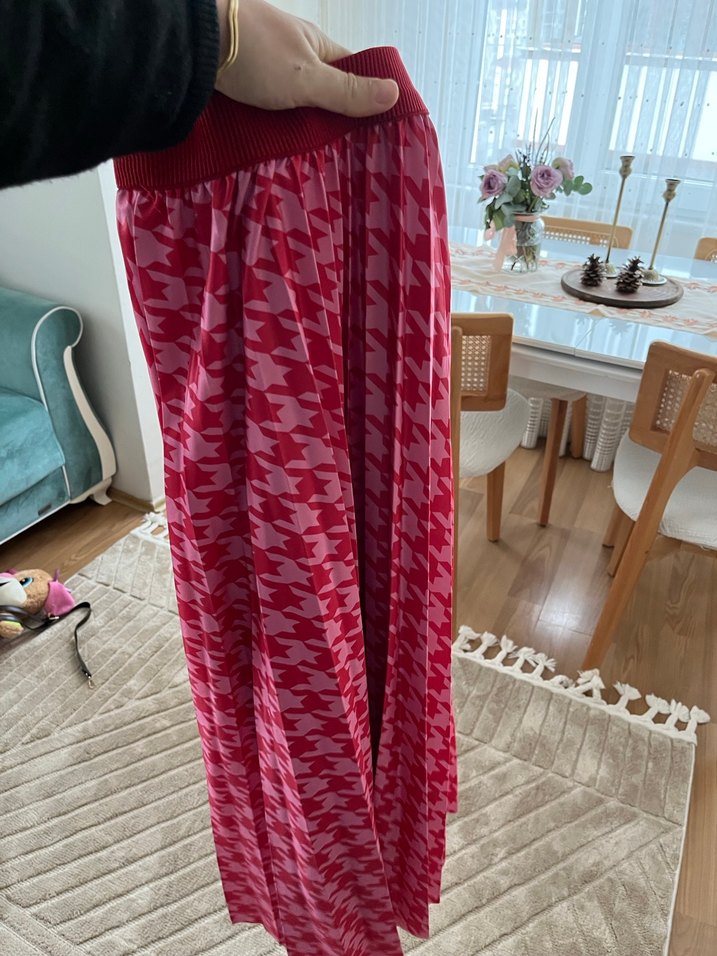 Kadın Kırmızı Pilili Uzun Etek - Görsel 2