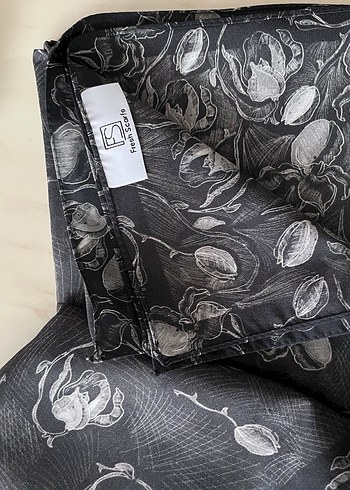 Gri Gotik Desenli Kadın Şal - Görsel 3