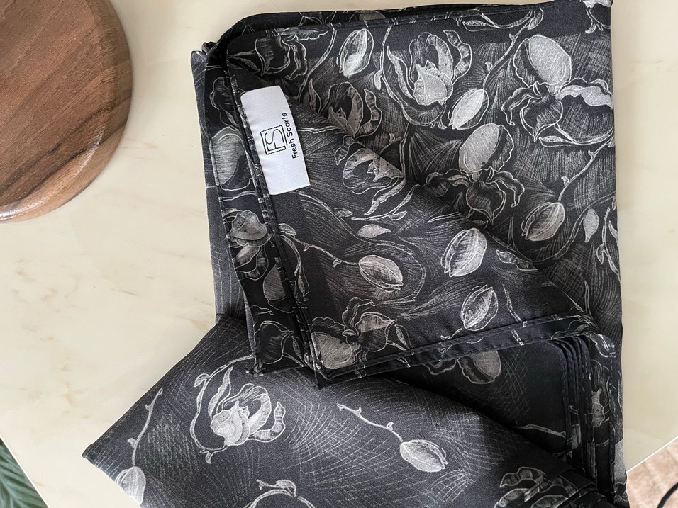 Gri Gotik Desenli Kadın Şal - Görsel 3