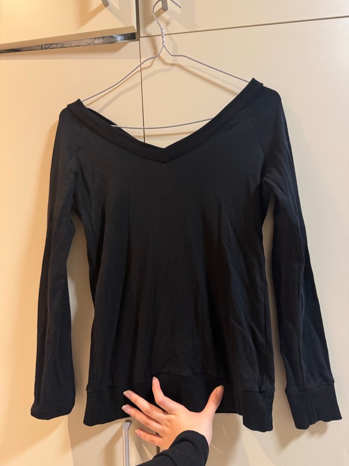 Siyah V Yaka Uzun Kollu Kadın Bluz - Görsel 3