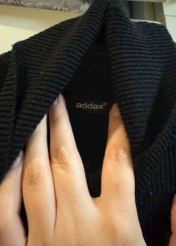 Kadın Siyah İnce Kumaşlı Boğazlı Kazak - Görsel 4