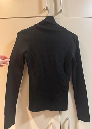 Kadın Siyah İnce Kumaşlı Boğazlı Kazak - Görsel 2