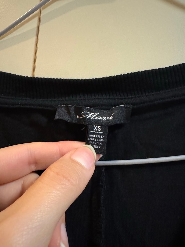 Siyah V Yaka Salaş Hasarsız Tişört - Görsel 4