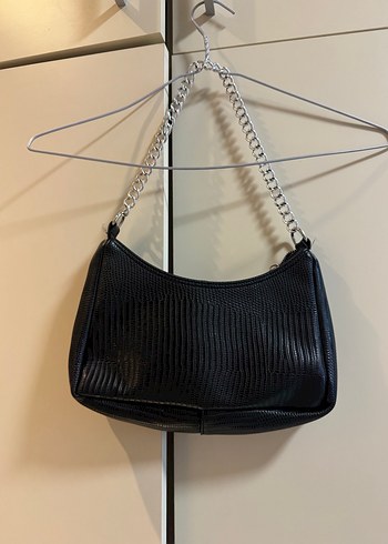 Zincir Detaylı Sade Siyah Deri Çanta - Görsel 2