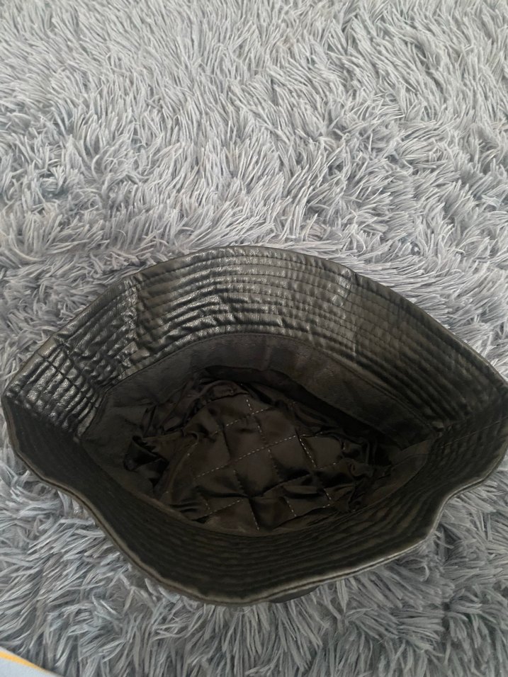 Siyah deri şapka - Görsel 3