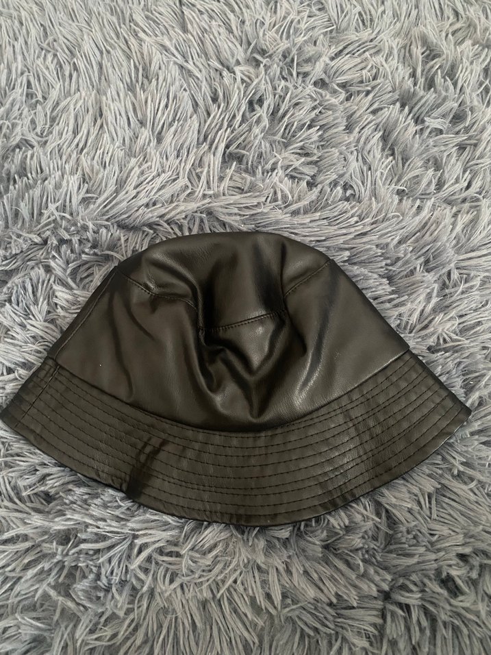 Siyah deri şapka - Görsel 2
