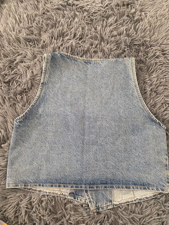 Trendyol marka crop yelek - Görsel 4