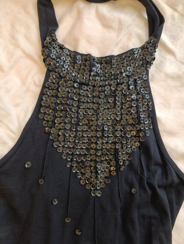 payet işlemeli esnek boyundan bağlamalı gece bluzu - Görsel 2