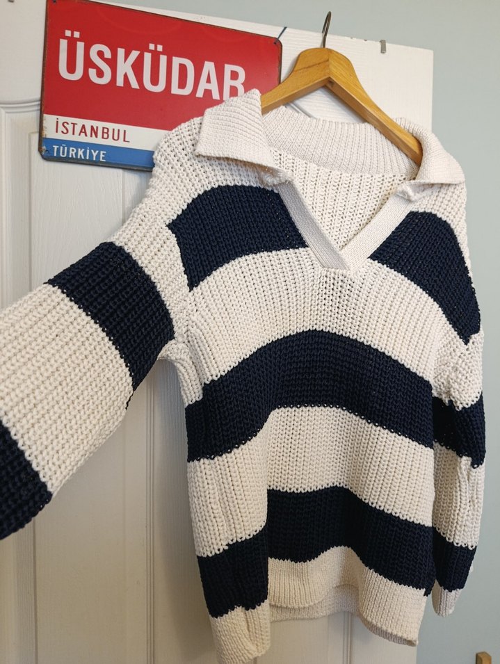 V Yaka Çizgili Örgü Kadın Kazak - Görsel 2