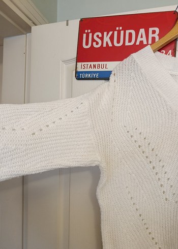 Beyaz V Yaka Örgü Kadın Kazak - Görsel 2