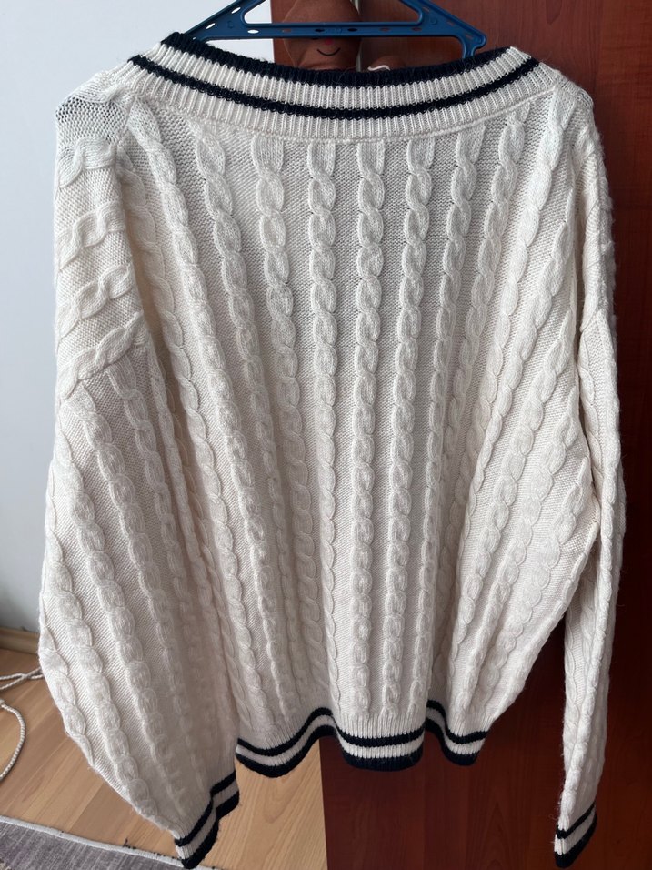 V Yaka Beyaz Örgü Kadın Kazak - Görsel 3