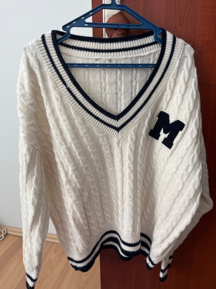 V Yaka Beyaz Örgü Kadın Kazak - Görsel 2