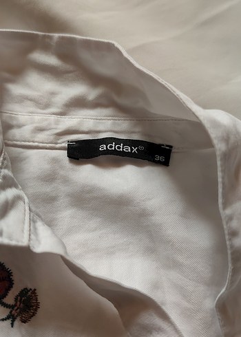 Nakış İşlemeli Beyaz Kadın Gömlek - Görsel 4