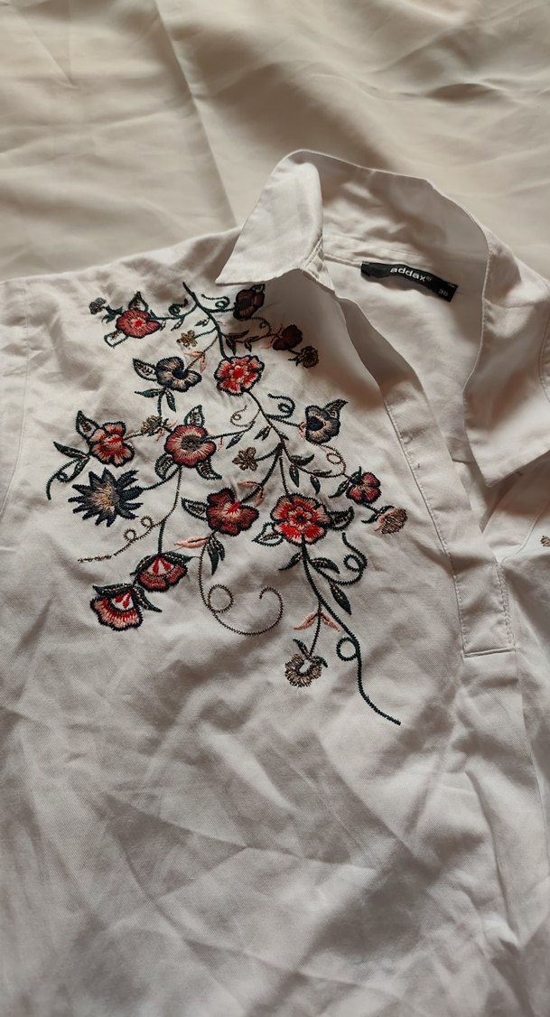 Nakış İşlemeli Beyaz Kadın Gömlek - Görsel 2