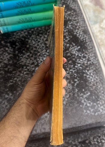 Agatha Christie - İskemlede Beş Ceset - Görsel 2