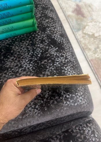 Agatha Christie - İskemlede Beş Ceset - Görsel 3