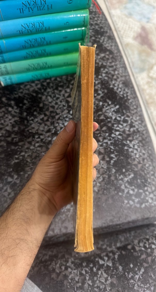 Agatha Christie - İskemlede Beş Ceset - Görsel 2