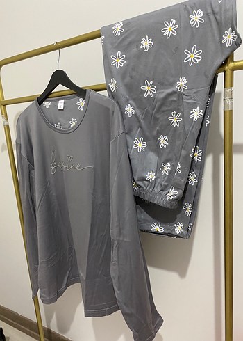 Gri Çiçekli Uzun Kollu Kadın Pijama Takımı - Görsel 5