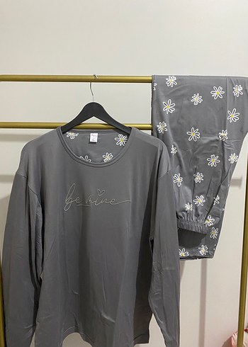 Gri Çiçekli Uzun Kollu Kadın Pijama Takımı - Görsel 6