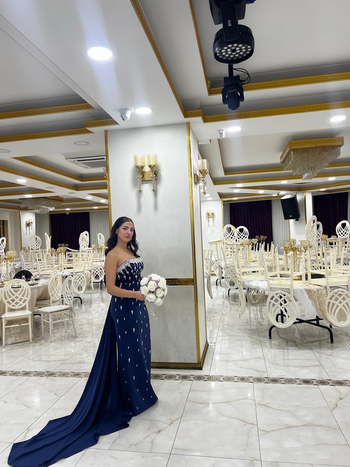 Uzun Lacivert Straplez Nakışlı Kadın Elbise - Görsel 2