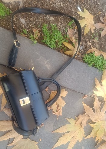 Siyah Tokalı Deri Kadın Çanta - Görsel 2