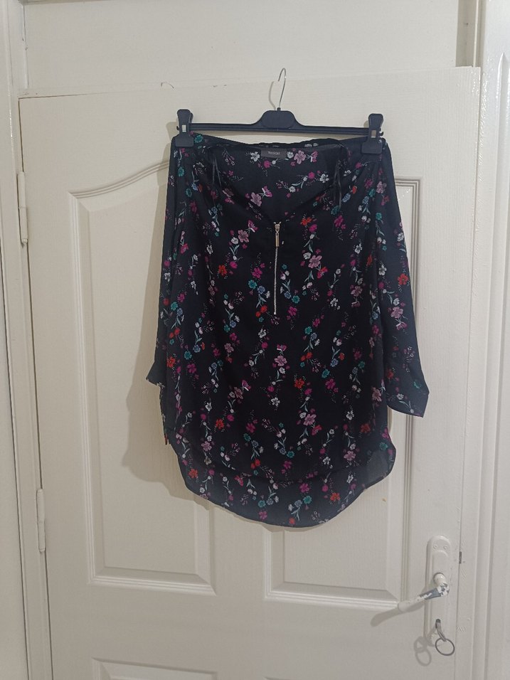 Çiçek Desenli Straplez Uzun Kollu Bluz - Görsel 5