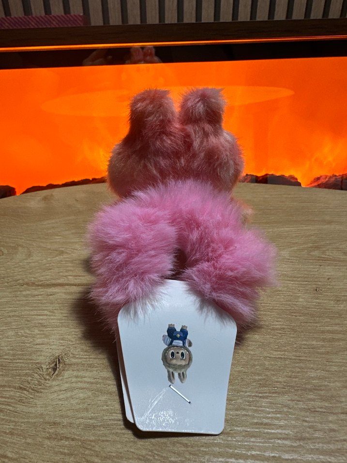 Pembe Peluş LABUBU toka - Görsel 2