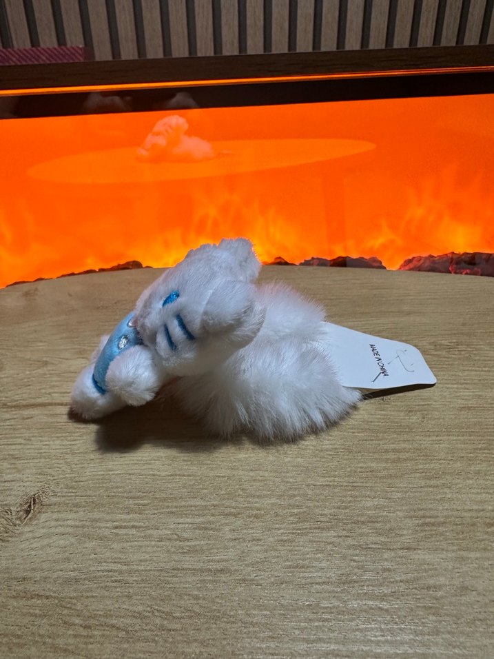 Mavi tulumlu küçük peluş Toka - Görsel 3