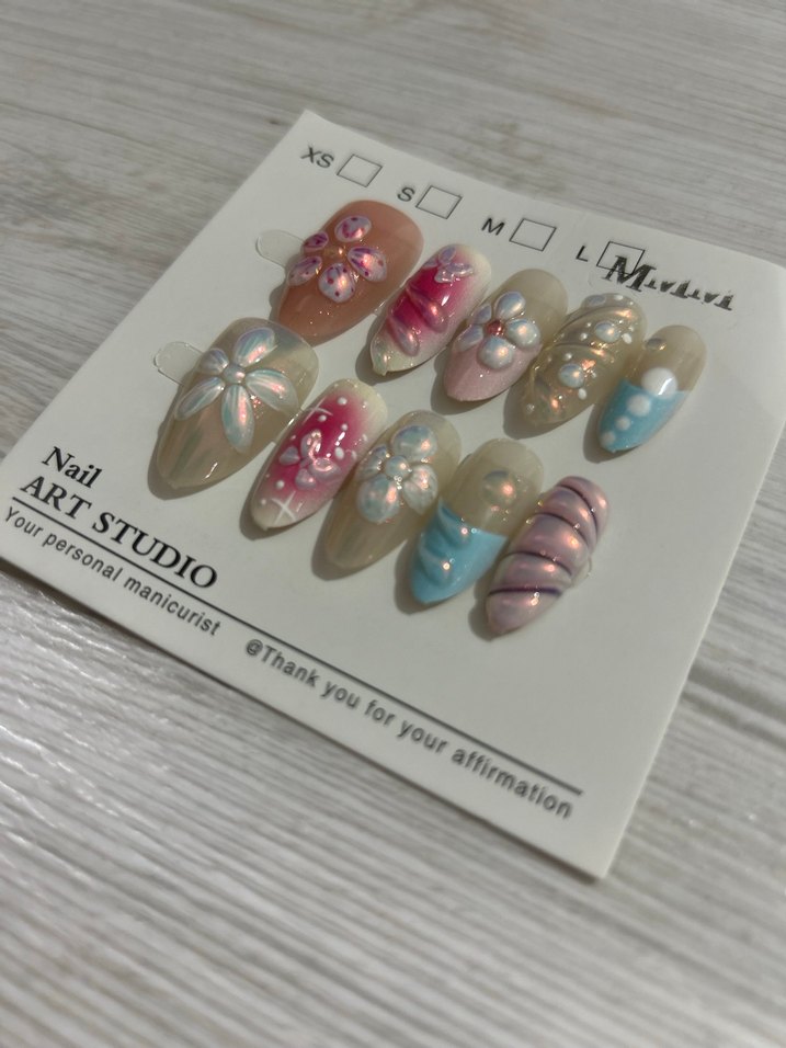 Pastel Renkli 3D Takma Tırnak Seti M Beden - Görsel 2