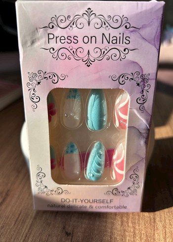 Pastel Turkuaz Çiçekli 24lü Takma Tırnak Seti - Görsel 4