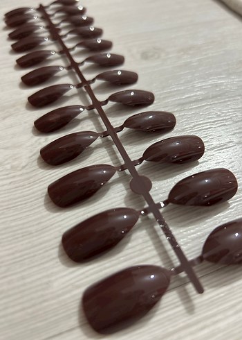 Koyu Kahverengi Takma Tırnak Seti - Görsel 2