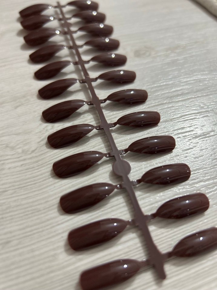 Koyu Kahverengi Takma Tırnak Seti - Görsel 3