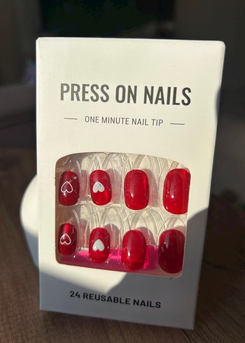 Bordo Kalp Desenli Takma Tırnak Seti - Görsel 4