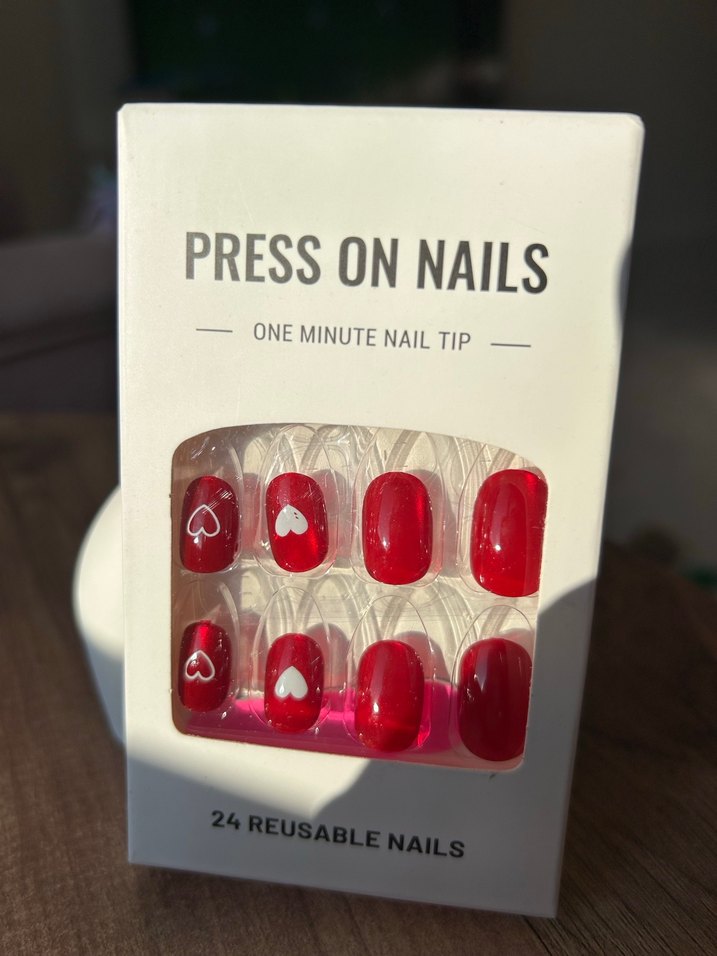 Bordo Kalp Desenli Takma Tırnak Seti - Görsel 4