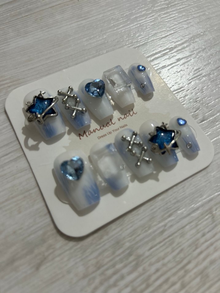 Mavi Taşlı Tırnak Seti M Beden - Görsel 3
