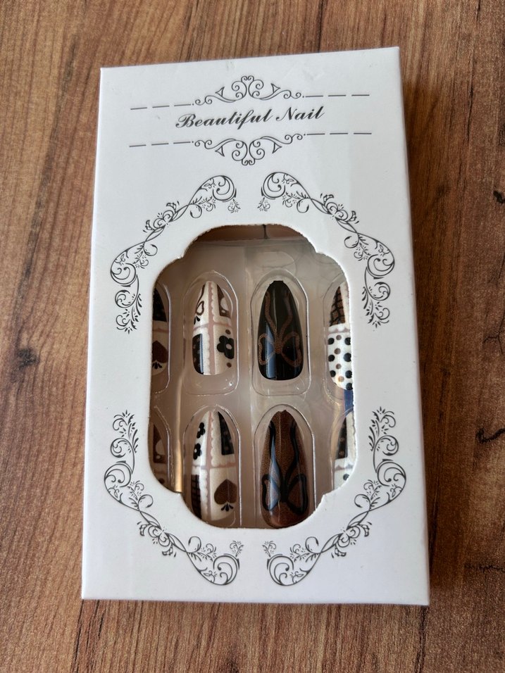 Kahverengi Desenli Takma Tırnak Seti - Görsel 4