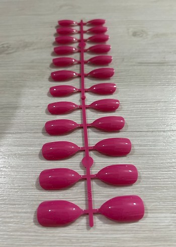 Renkli Pembe Takma Tırnak Seti - Görsel 2