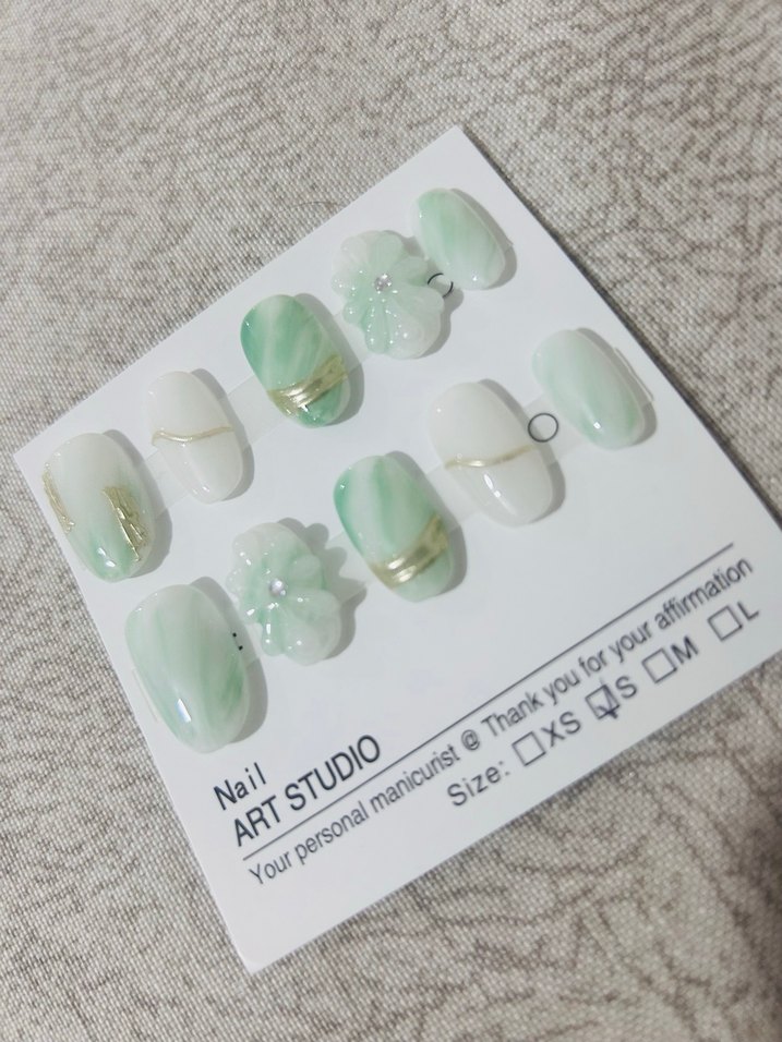 Pastel Yeşil Çiçekli Tırnak Seti - Görsel 3