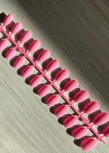 Pembe Renkli Takma Tırnak Seti - Görsel 3