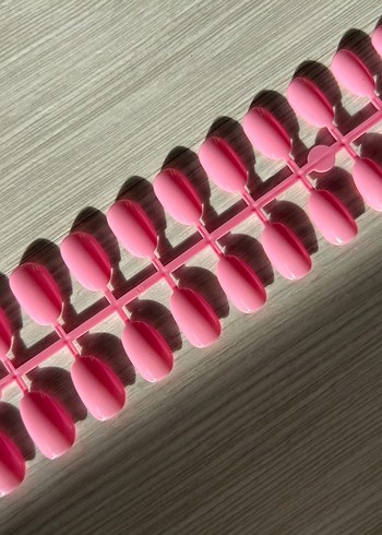 Pembe Renkli Takma Tırnak Seti - Görsel 2