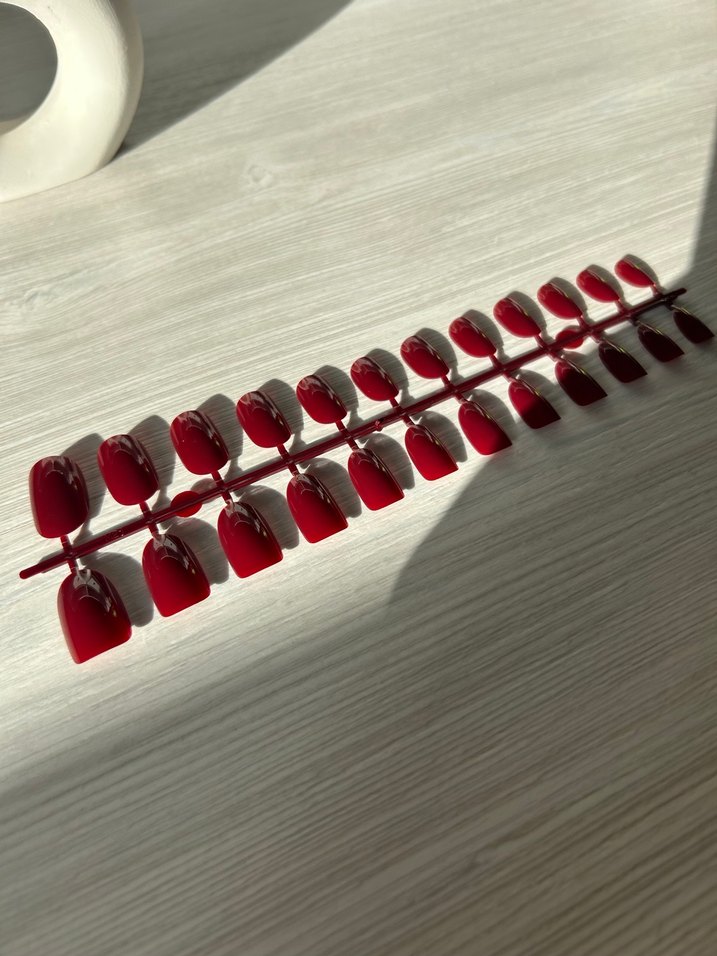 Koyu Kırmızı Takma Tırnak Seti - Görsel 2