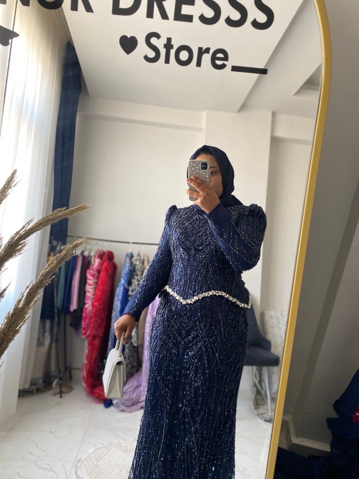 Boncuk İşlemeli Lacivert Uzun Abiye Elbise - Görsel 2