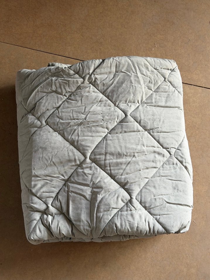 Gri Dikişli Yatak Örtüsü yorgan - Görsel 3