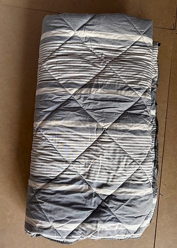 Gri Desenli Yatak Örtüsü yorgan - Görsel 2