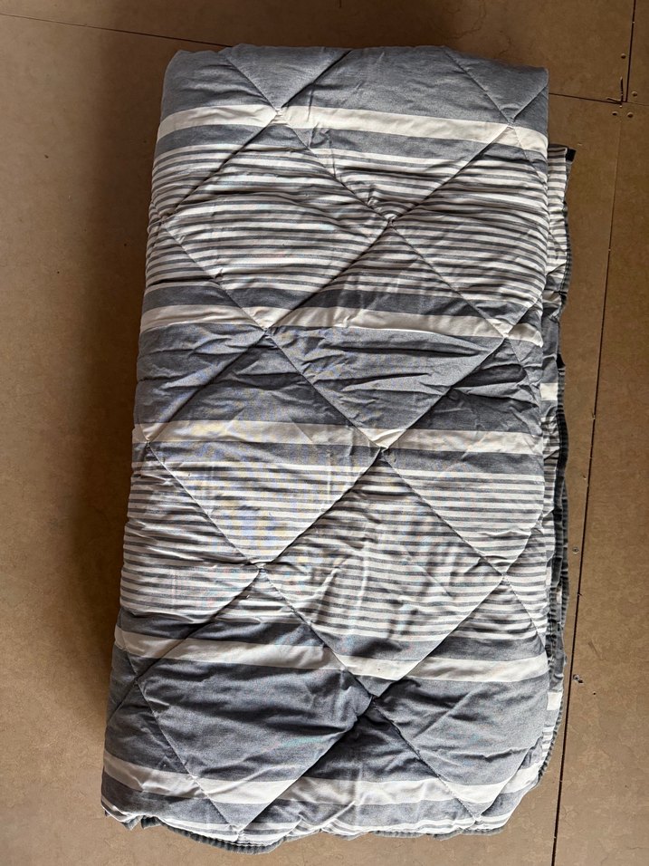 Gri Desenli Yatak Örtüsü yorgan - Görsel 2