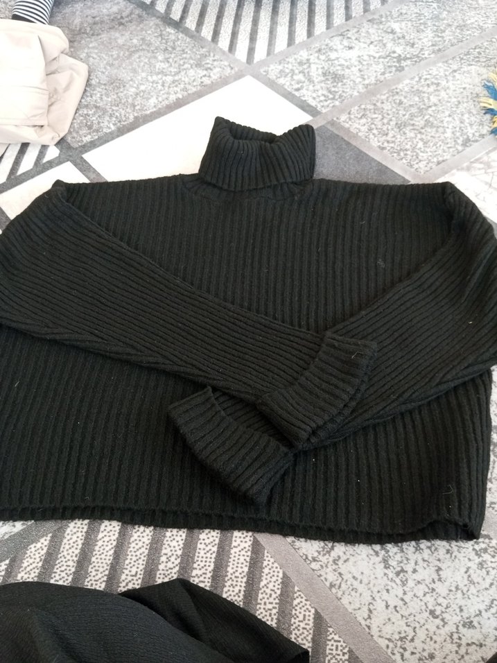 Siyah Boğazlı Triko Kadın Kazak - Görsel 2