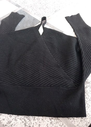 V Yaka Siyah Triko Kadın Kazak - Görsel 2