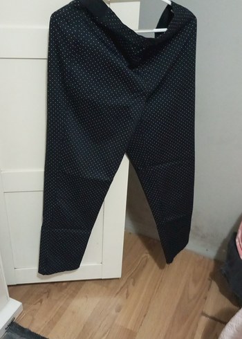 Düğmeli Siyah Kadın Kumaş Pantolon - Görsel 2