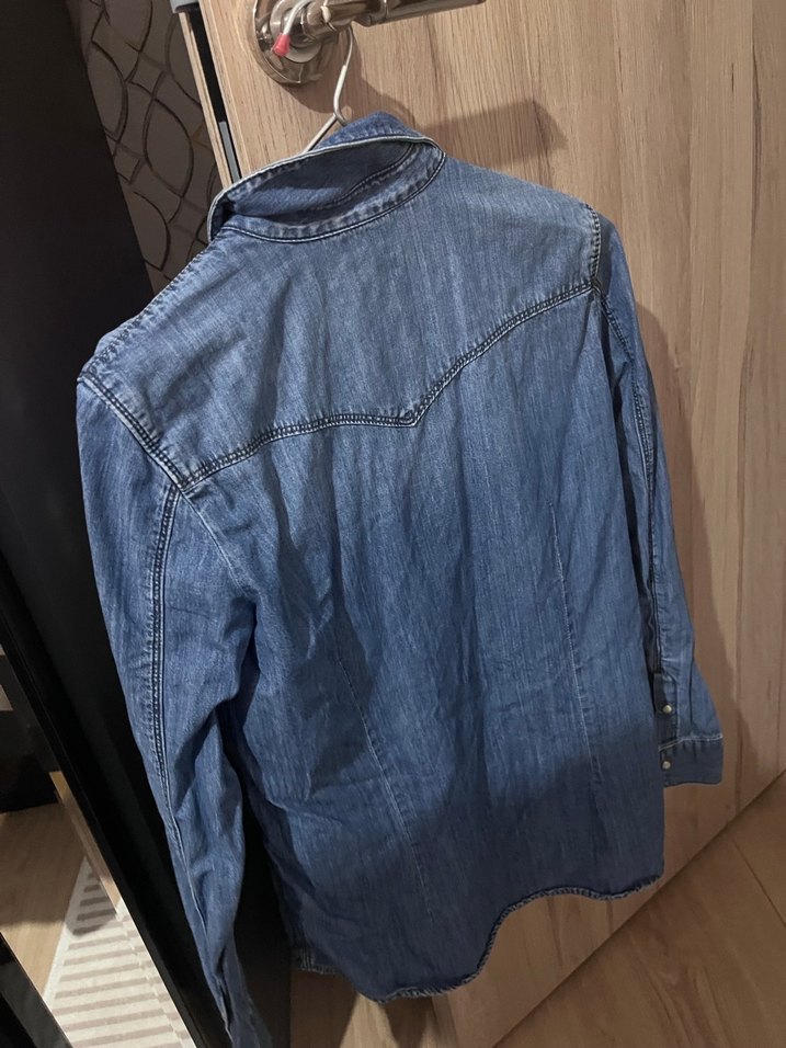 Düğmeli Mavi Denim Kadın Gömlek - Görsel 3
