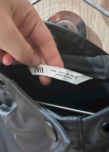 Düğmeli Siyah Kısa Kadın Yağmurluk - Görsel 4